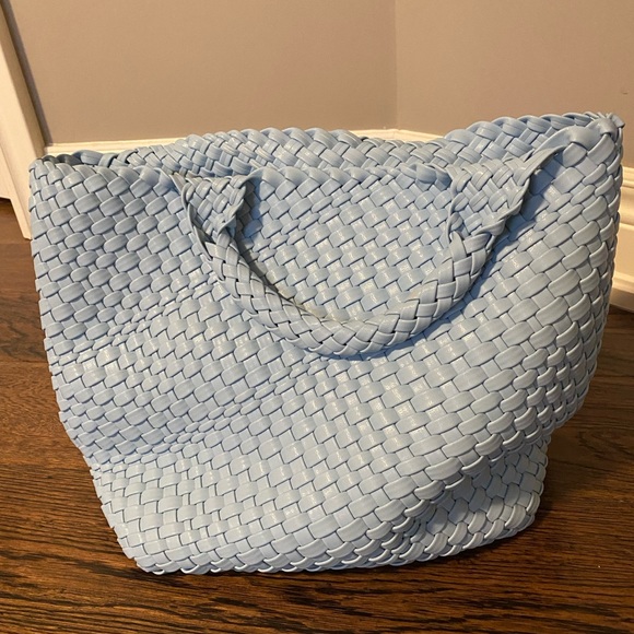Queenoris Vegan Leather Weave Bag. Light blue. - Picture 5 of 7